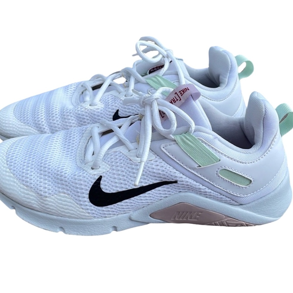 Nike Legend Essential Sneakers